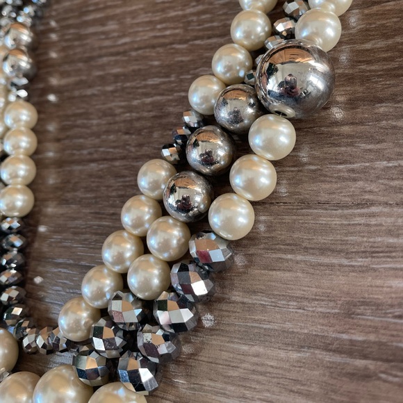 Stunning Pearl Necklace - Picture 5 of 8
